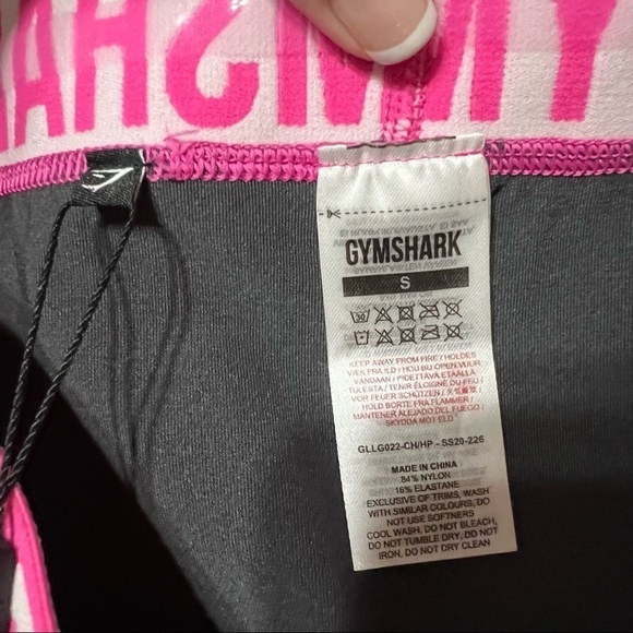 GYMSHARK Fit Seamless Cropped Leggings in Charcoal / Hyper Pink - Picture 6 of 7